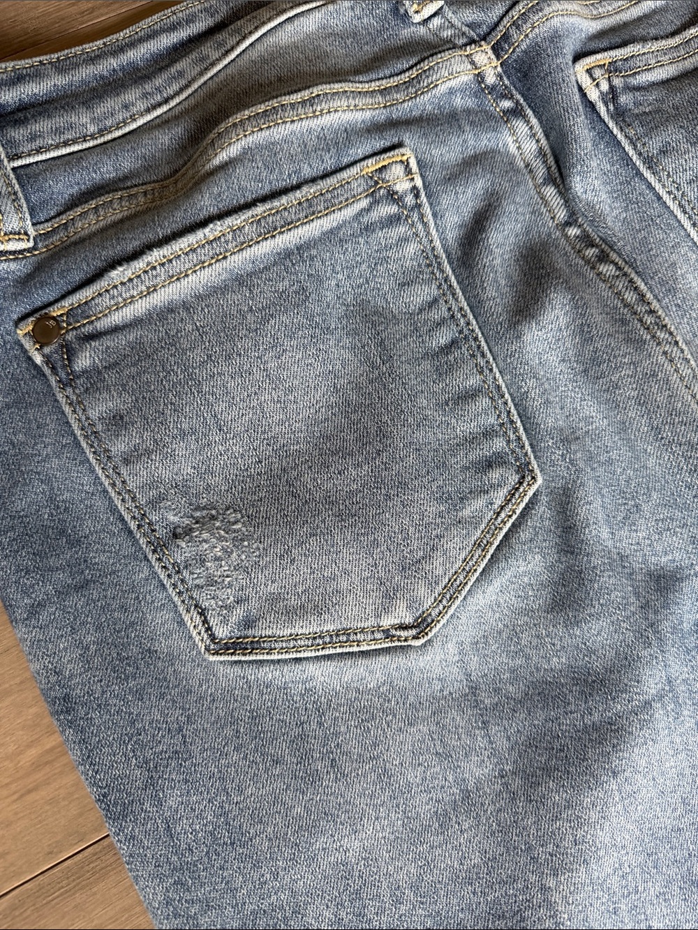 Judy Blue Light Wash Bootcut Jeans - Picture 7 of 10